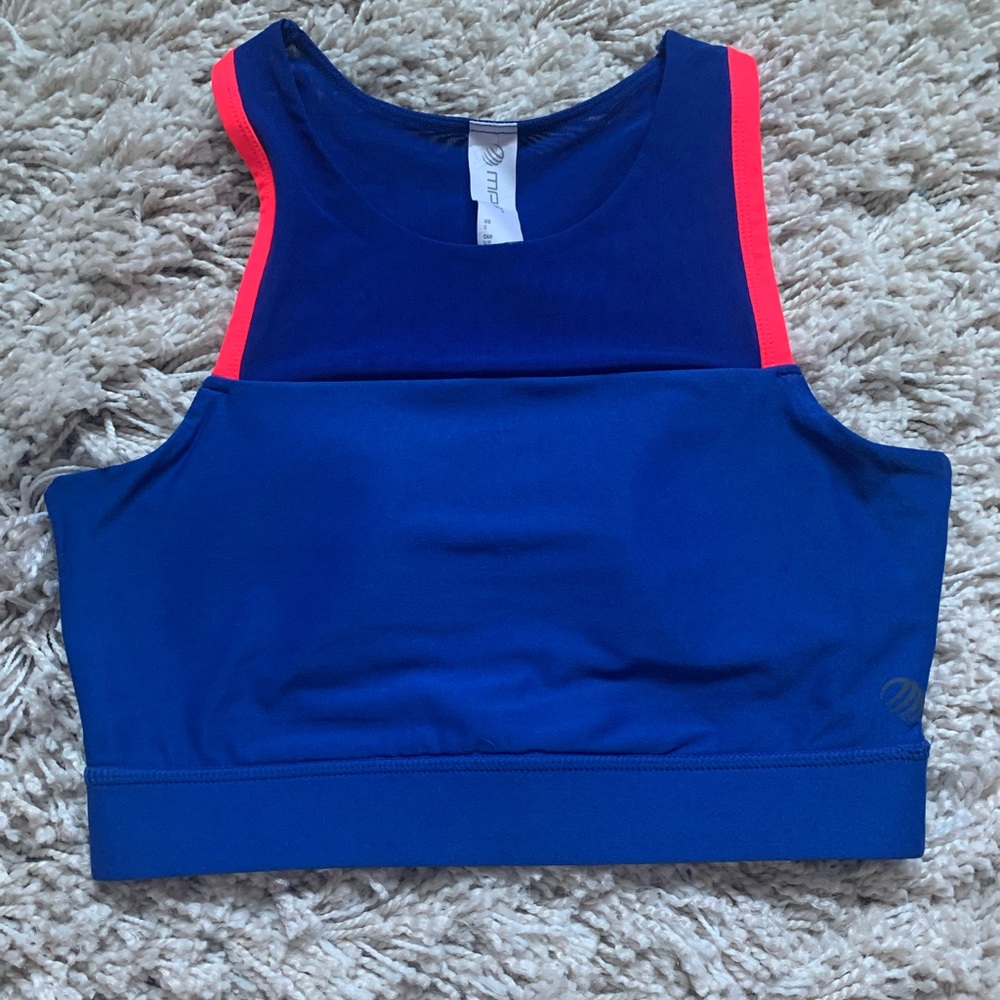 High neck sports bra